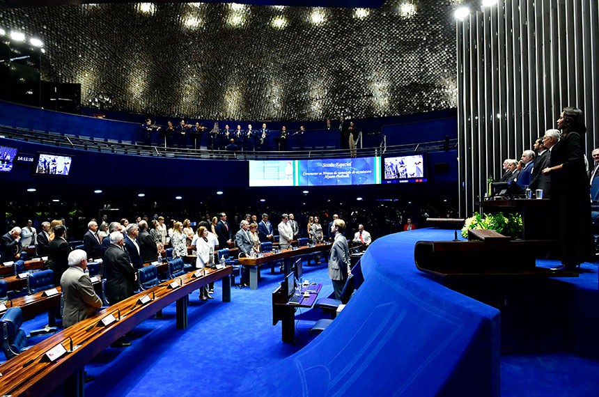 Em sessão especial, Senado reconhece trabalho 'visionário' de Alysson Paolinelli